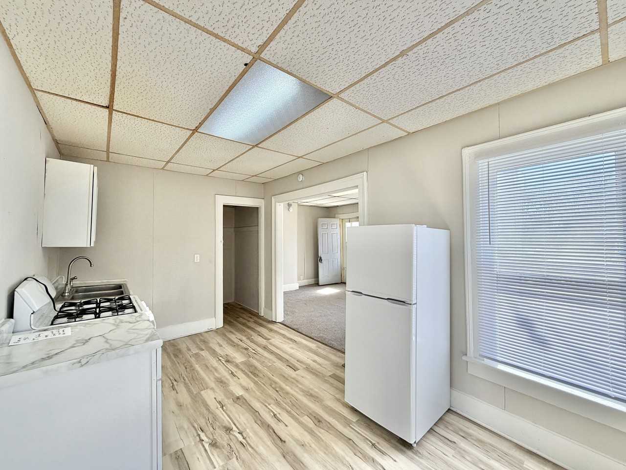 757 W Grand Ave #2 - Photo 3 of 15