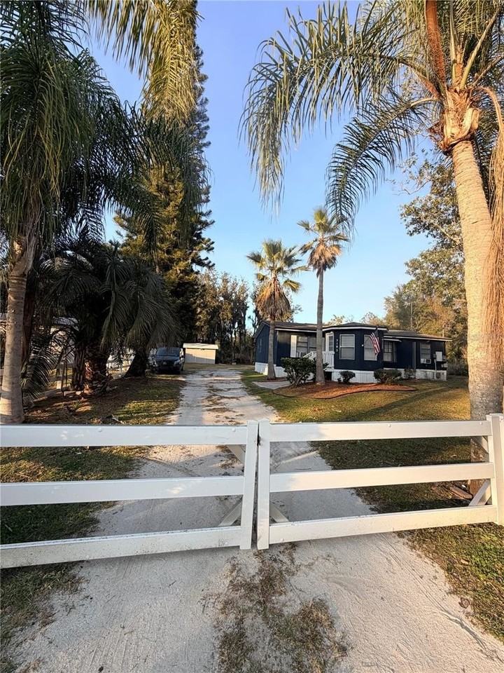 5195 Countryside Ct - Photo 3 of 50