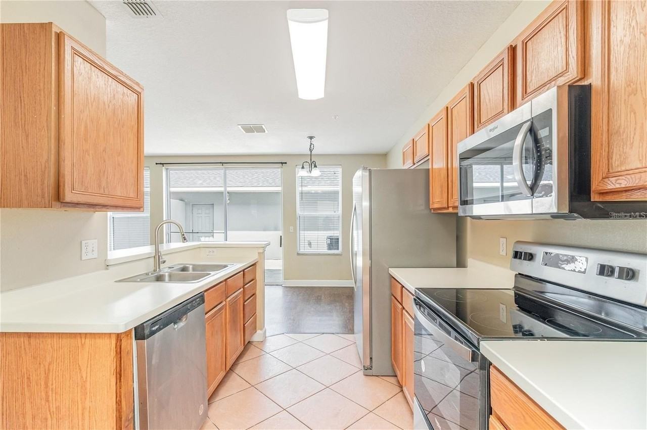 8517 Saratoga Inlet Dr - Photo 3 of 15