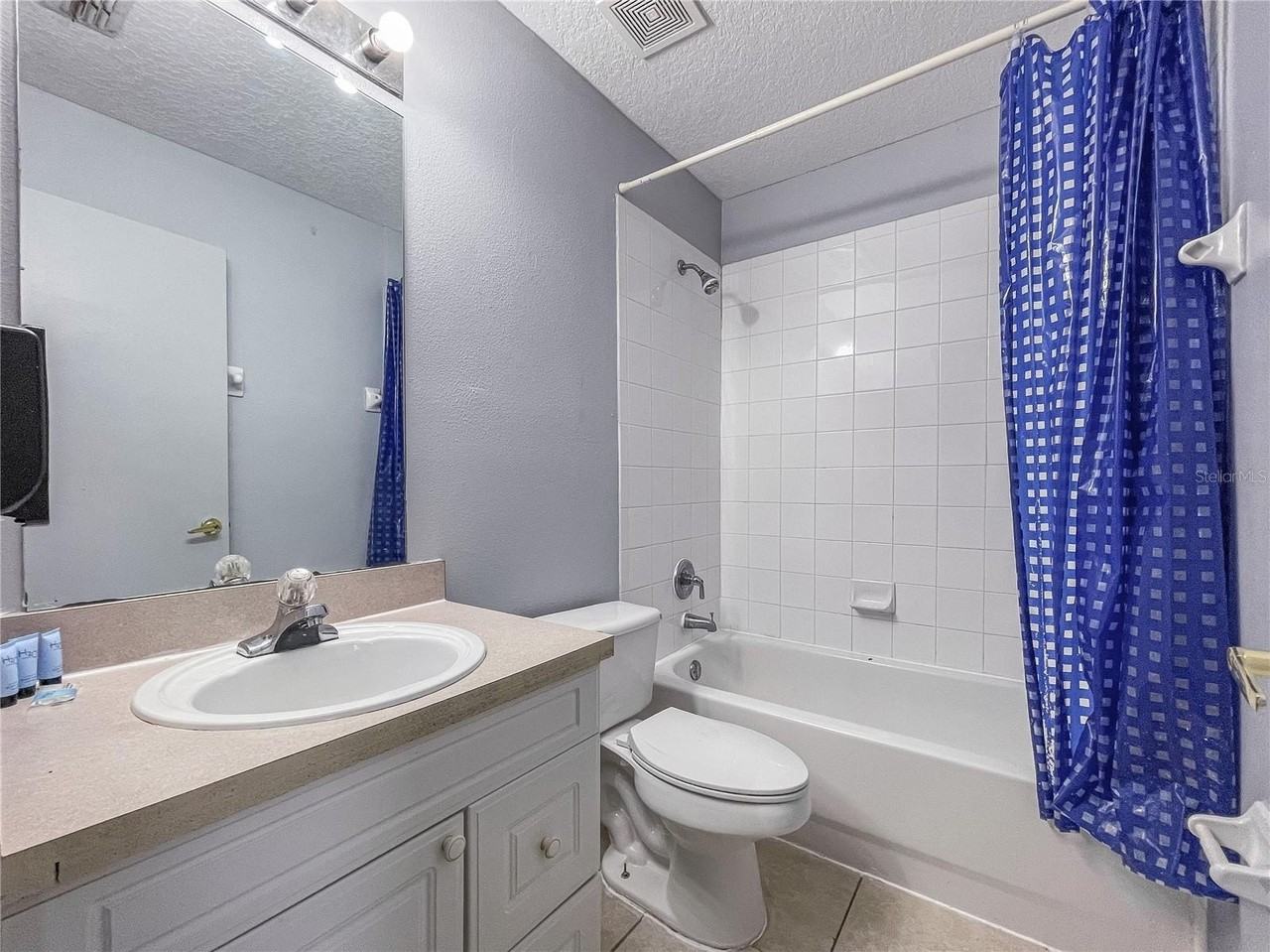 402 Orchid Dr - Photo 7 of 14