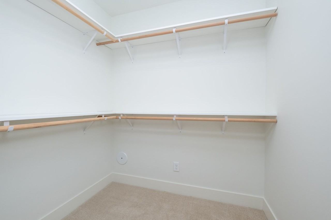 2915A-2989B NW Wilson St. - Photo 7 of 50