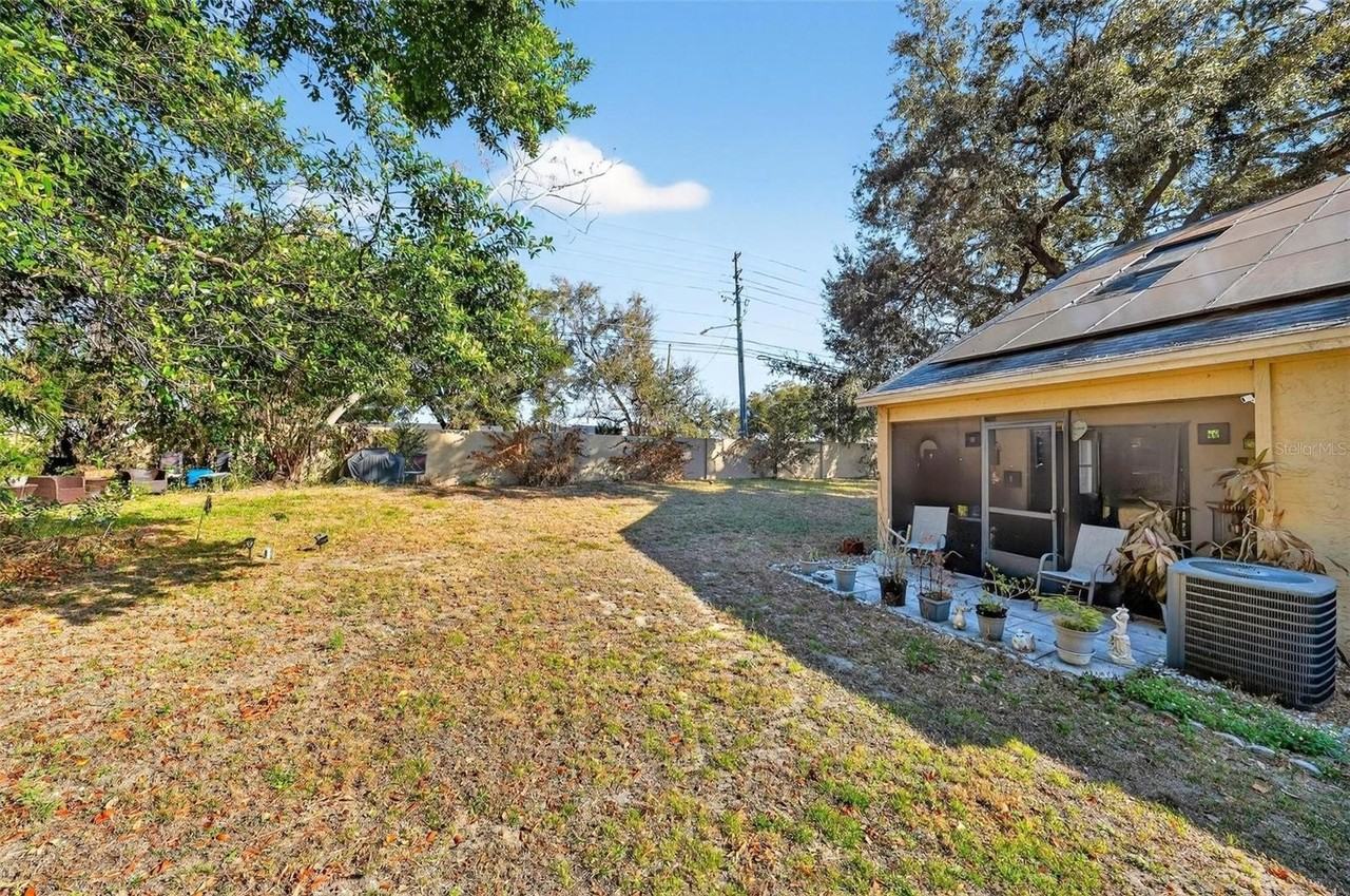 1300 Woodman Way - Photo 2 of 23