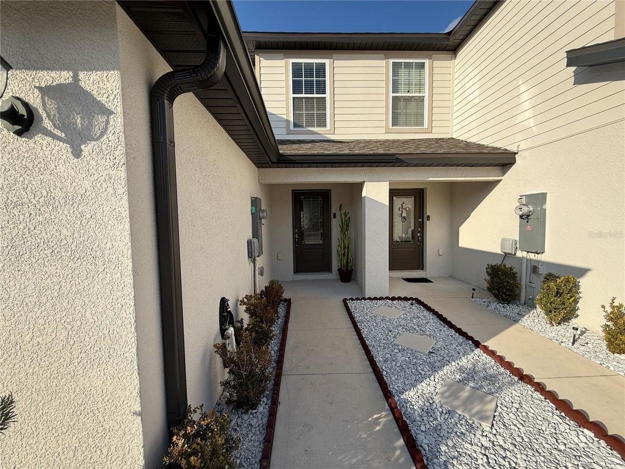 1643 Wynford Cir - Photo 3 of 17