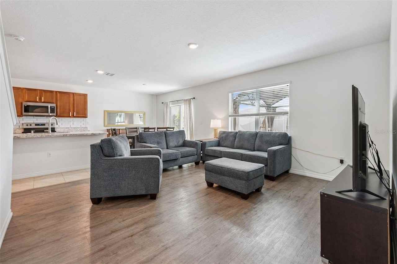 1422 Fox Squirrel Dr - Photo 3 of 29