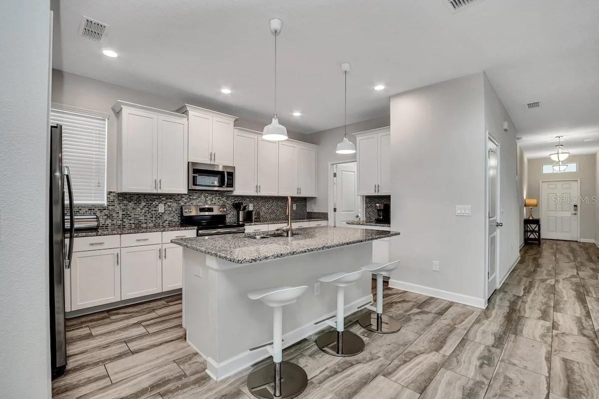 4769 Kings Castle Cir - Photo 6 of 42