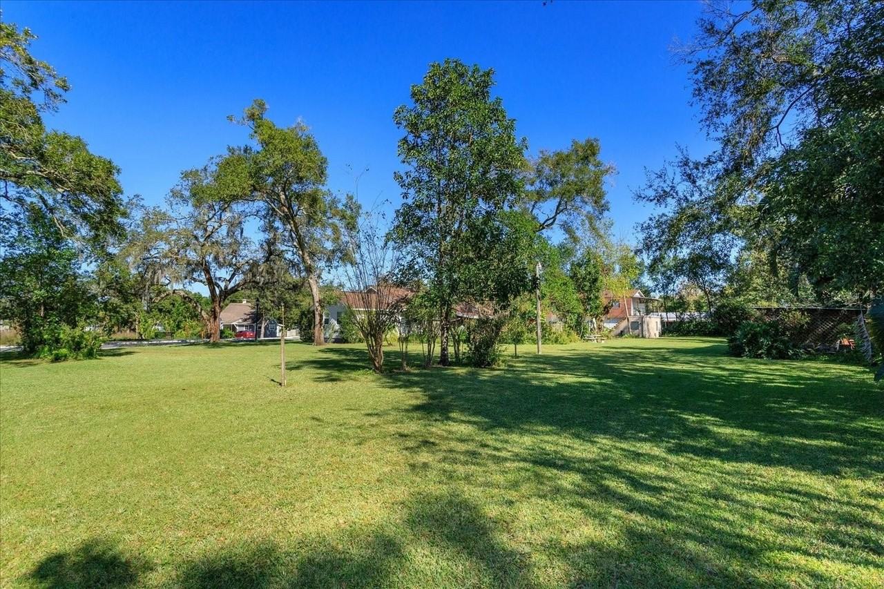 310 Concord Dr - Photo 5 of 25