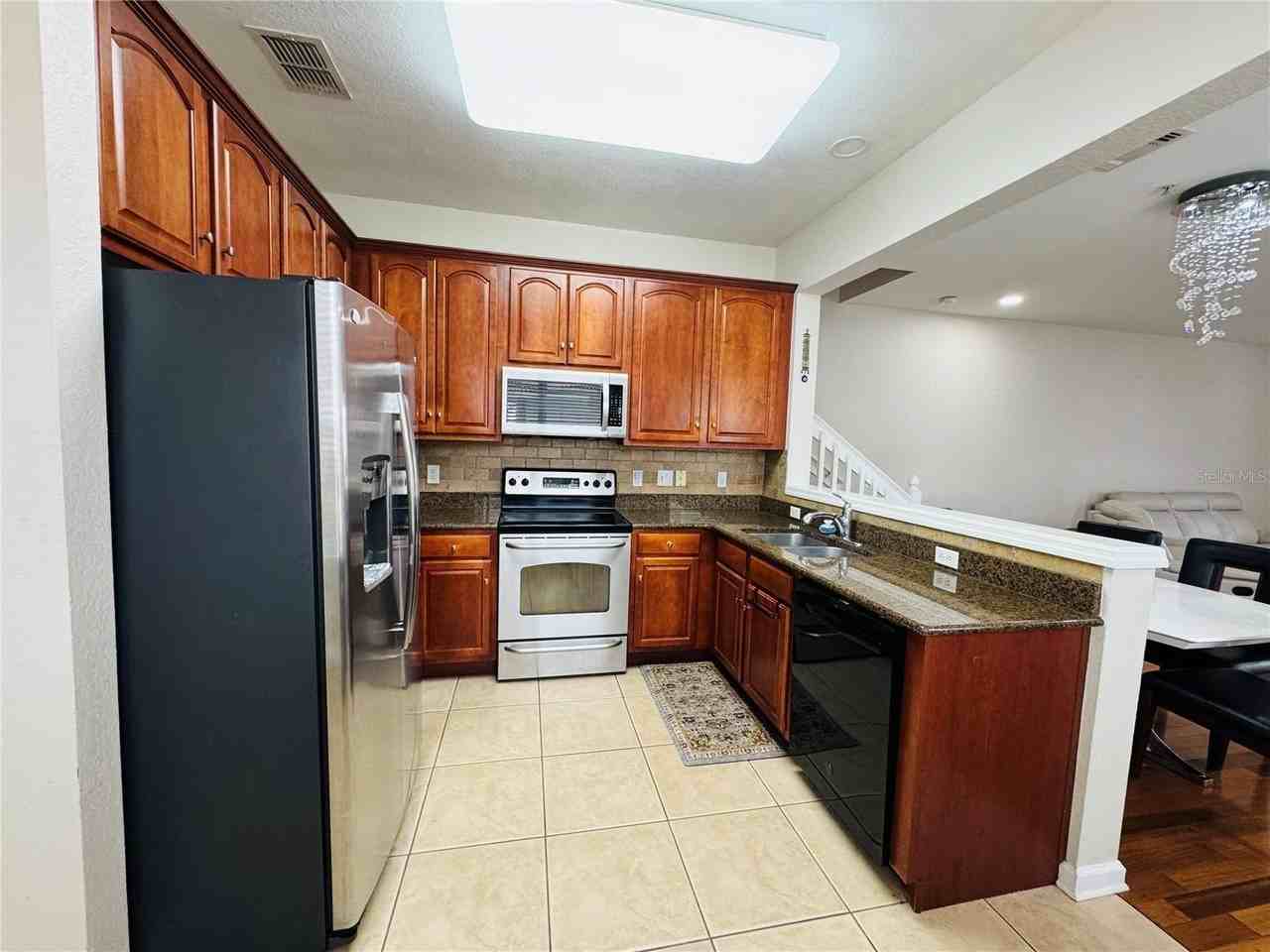 6908 Sperone St - Photo 4 of 22