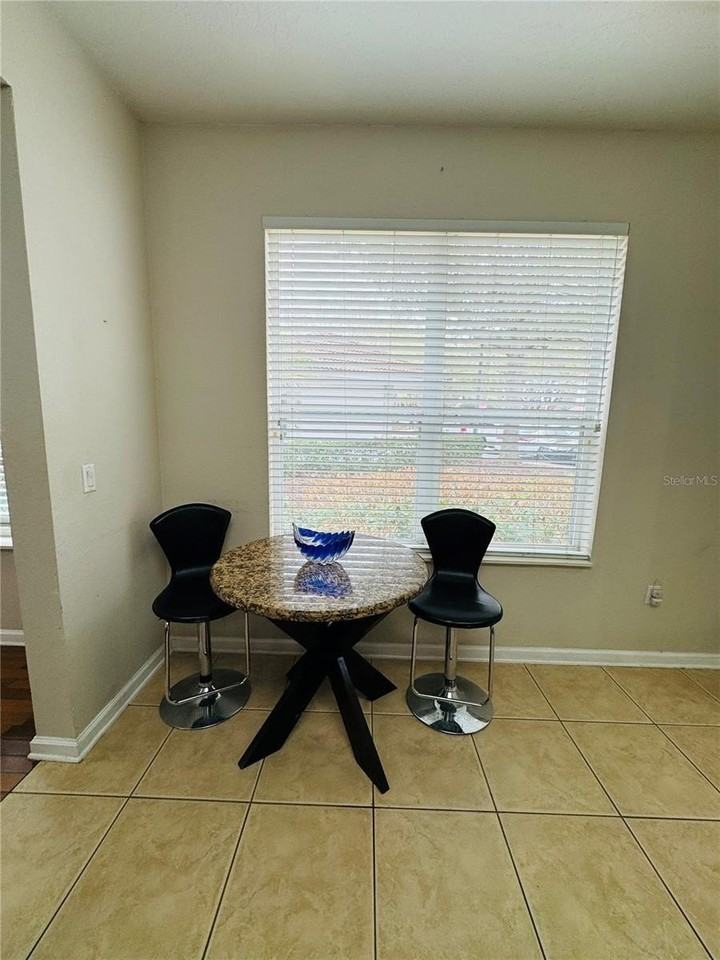 6908 Sperone St - Photo 5 of 22