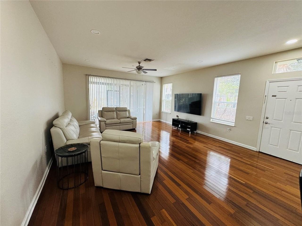 6908 Sperone St - Photo 7 of 22