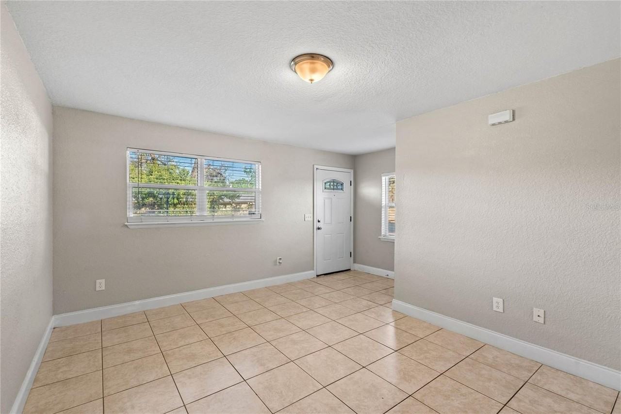 210 N East St #B - Photo 2 of 23