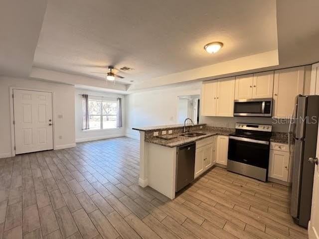 440 Dora Ave - Photo 5 of 19