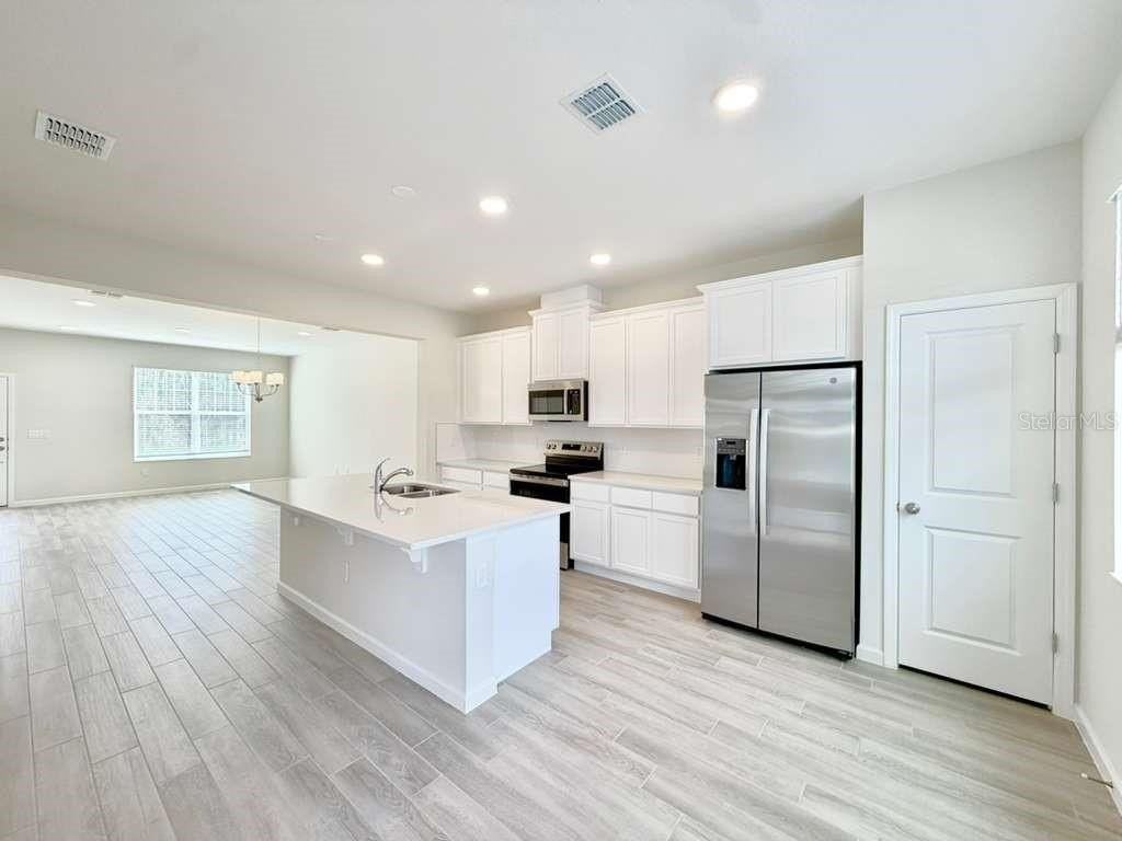 15517 Bay Bridge St - Photo 6 of 27