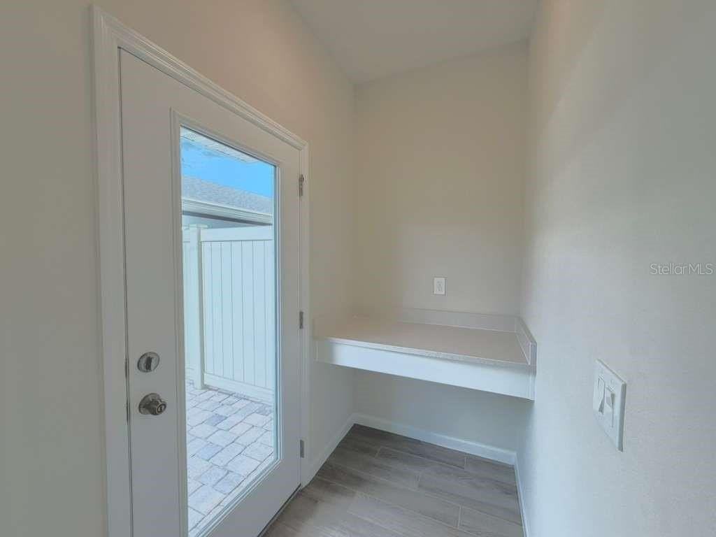 15517 Bay Bridge St - Photo 7 of 27