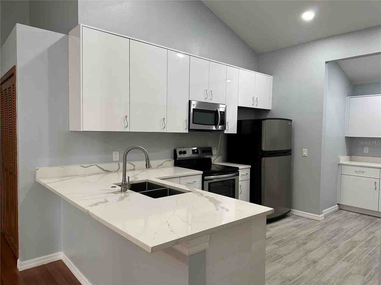 7427 Spring Villas Cir - Photo 5 of 22