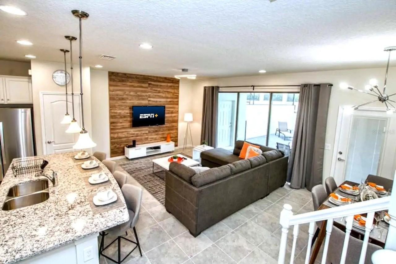 2414 Dubai St - Photo 5 of 27