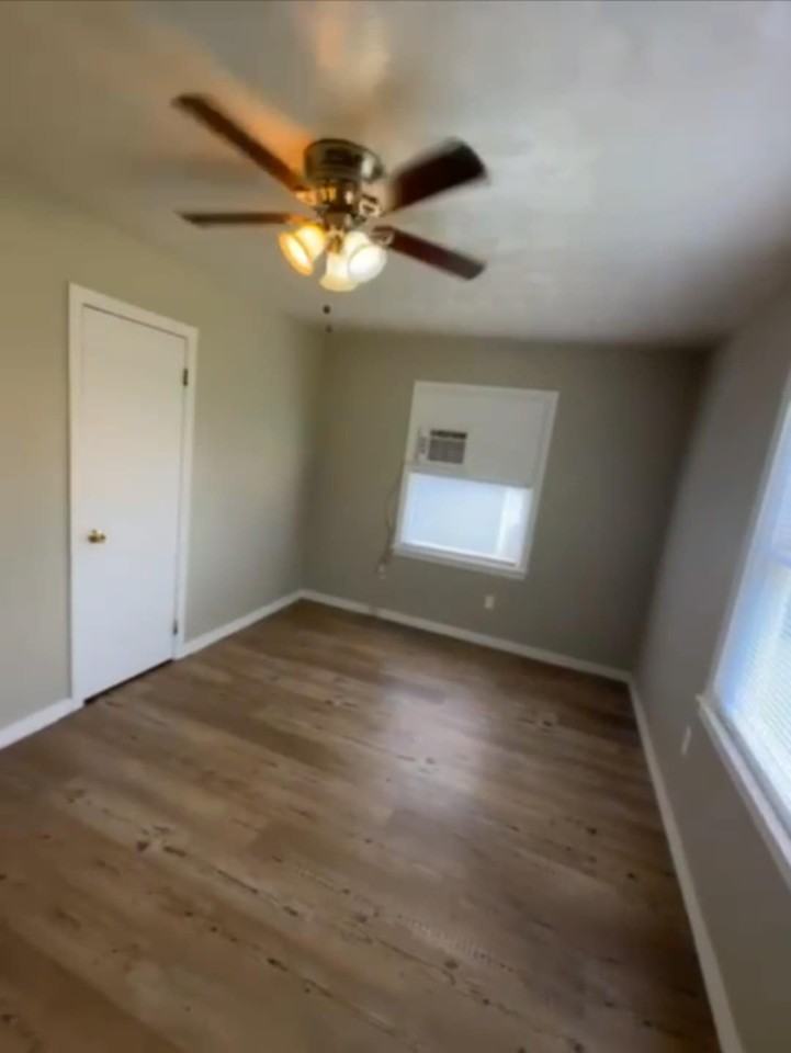 1010 N C St #1 - Photo 4 of 10