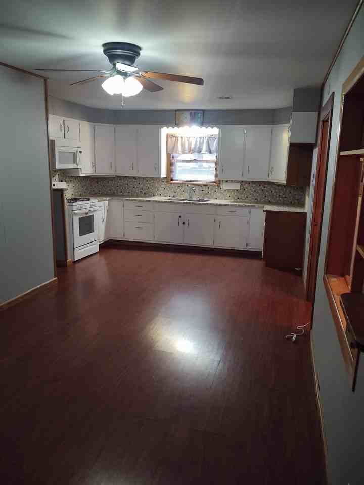 314 3rd St #1 - Photo 2 of 7