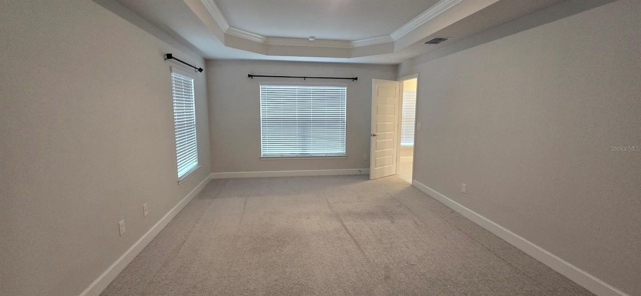 10715 Sw 41st Ave - Photo 7 of 23