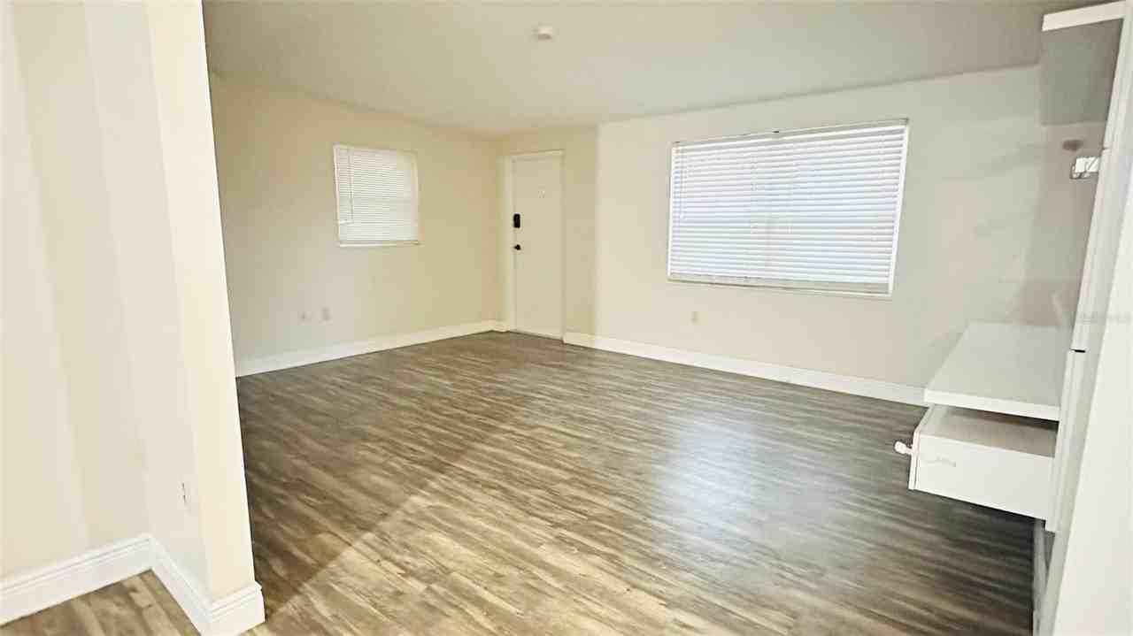 14 Lamplight Ln - Photo 7 of 16