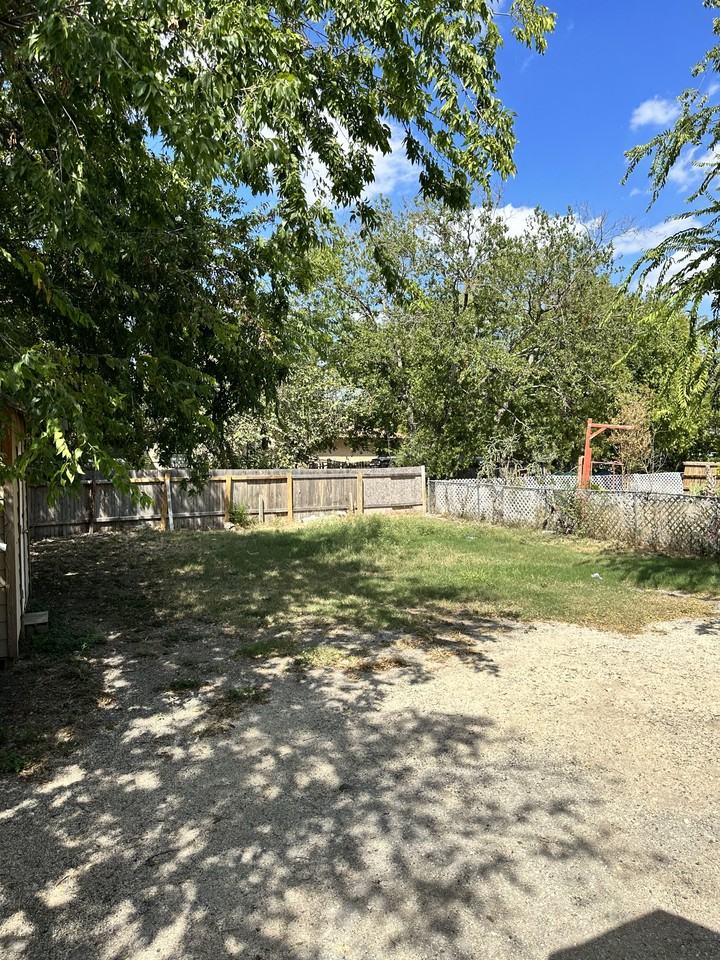 507 Cantrell Dr #B - Photo 2 of 11