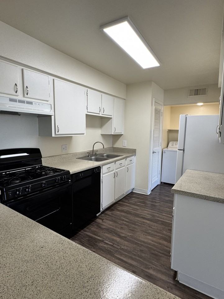 9777 N. Thornydale Road3106 #3106 - Photo 2 of 45