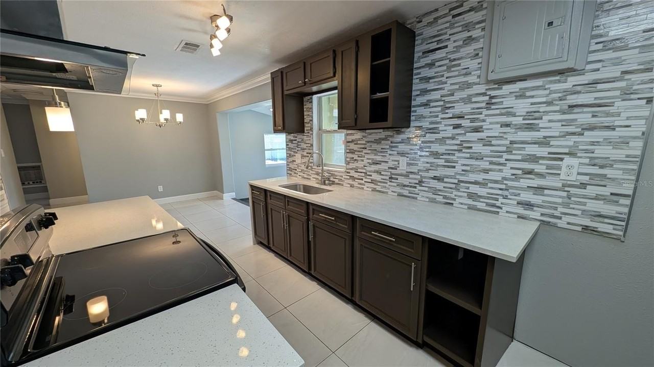 4178 Tatum St - Photo 4 of 23