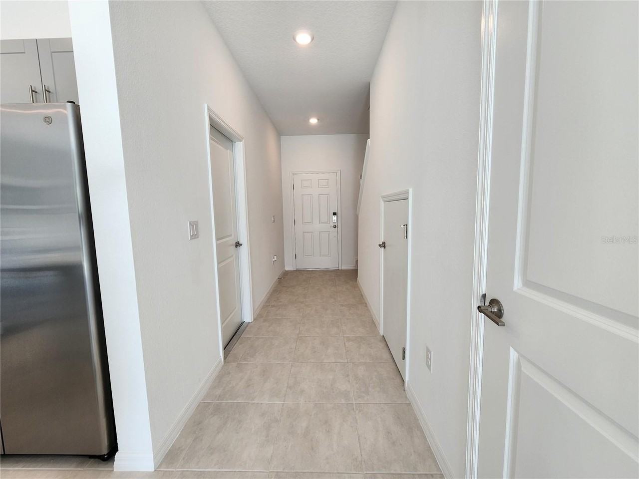 2612 Penguin Blvd - Photo 4 of 21