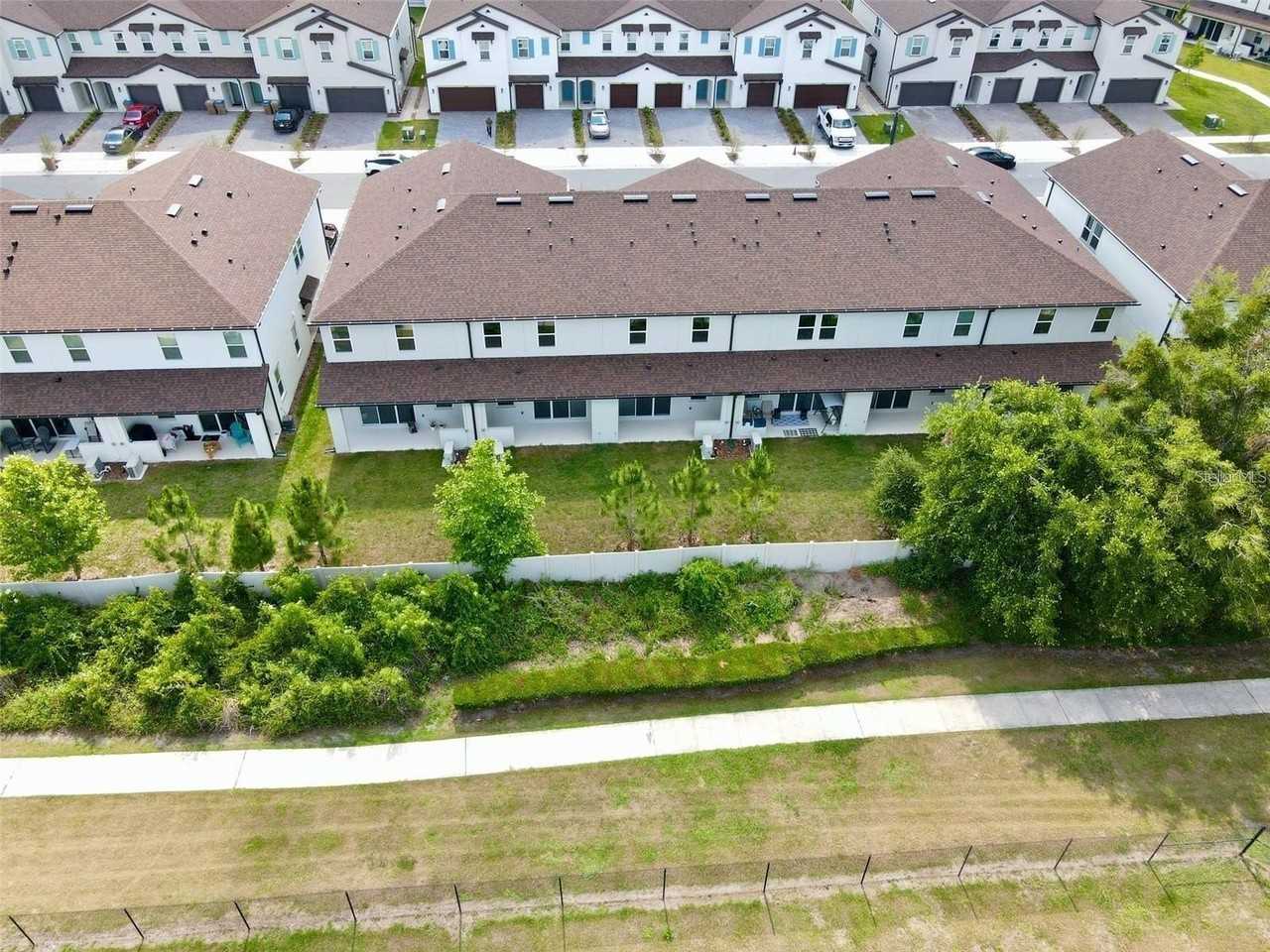 4561 Small Creek Rd - Photo 3 of 32