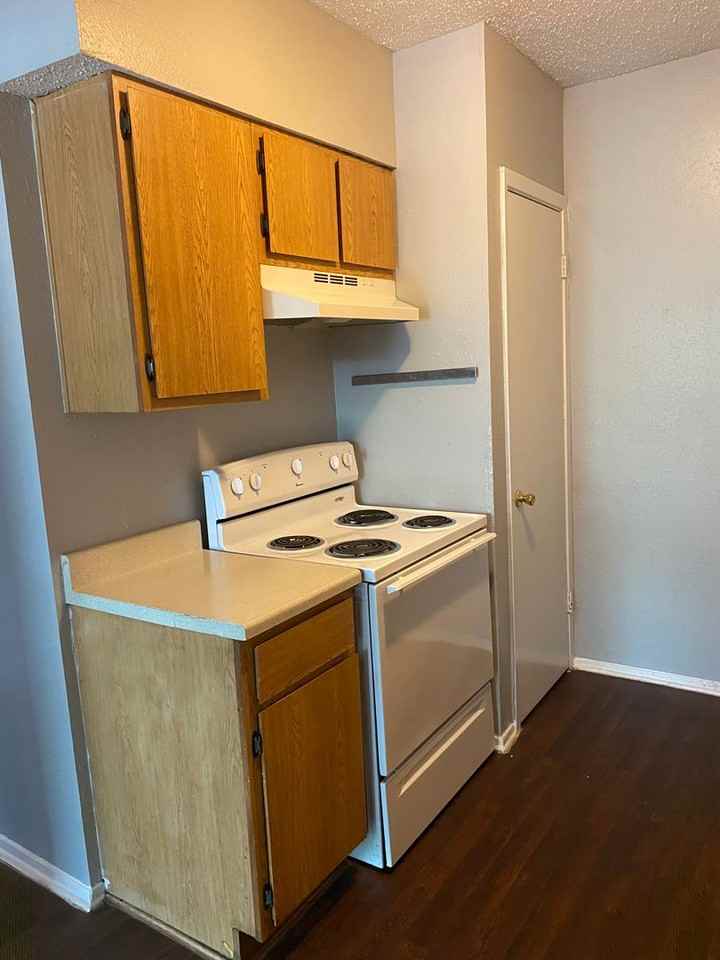 BRIGHTWAY MANOR - Photo 2 of 16