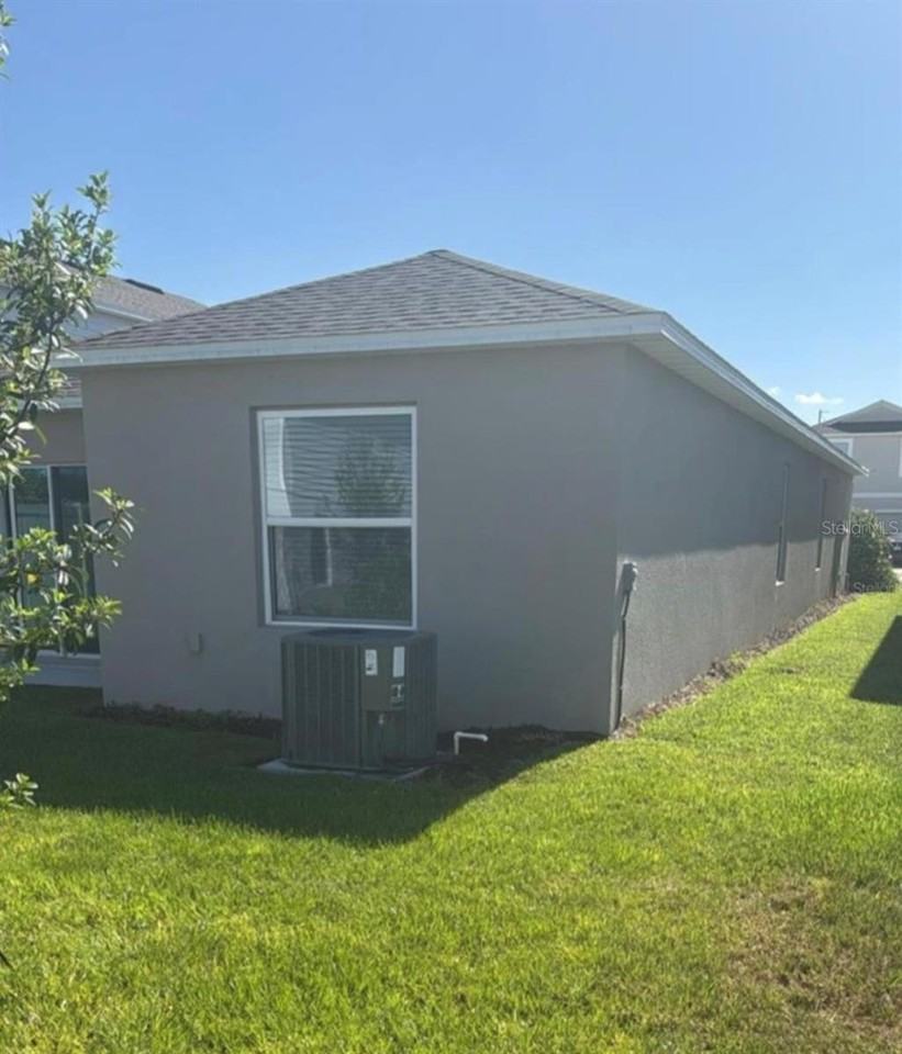 208 Acorn Rd - Photo 3 of 14