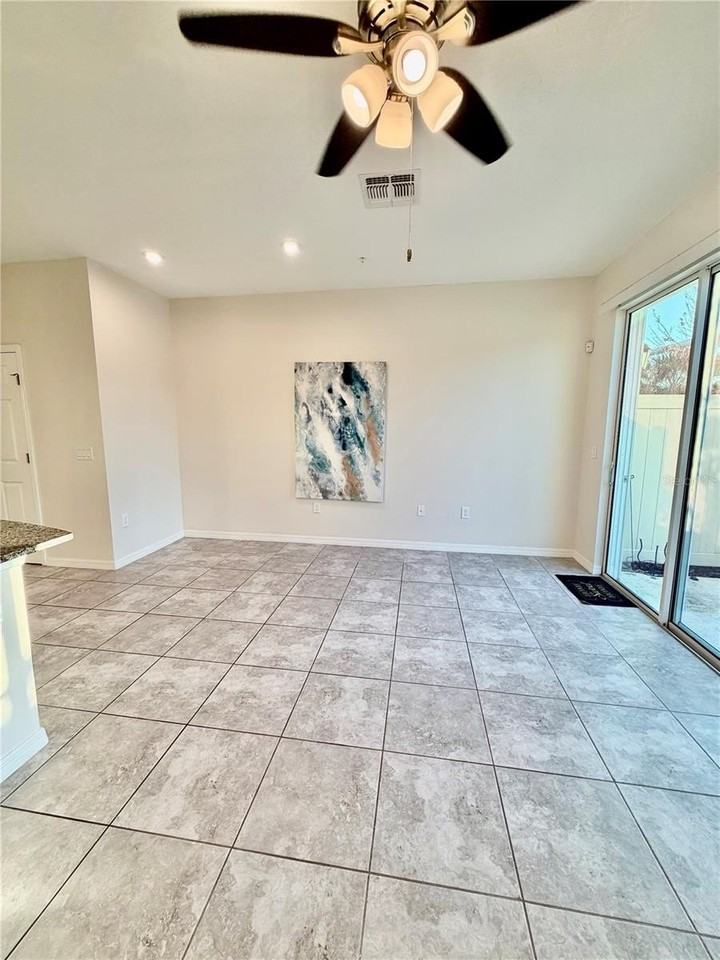 10560 Salt Grove St - Photo 7 of 18