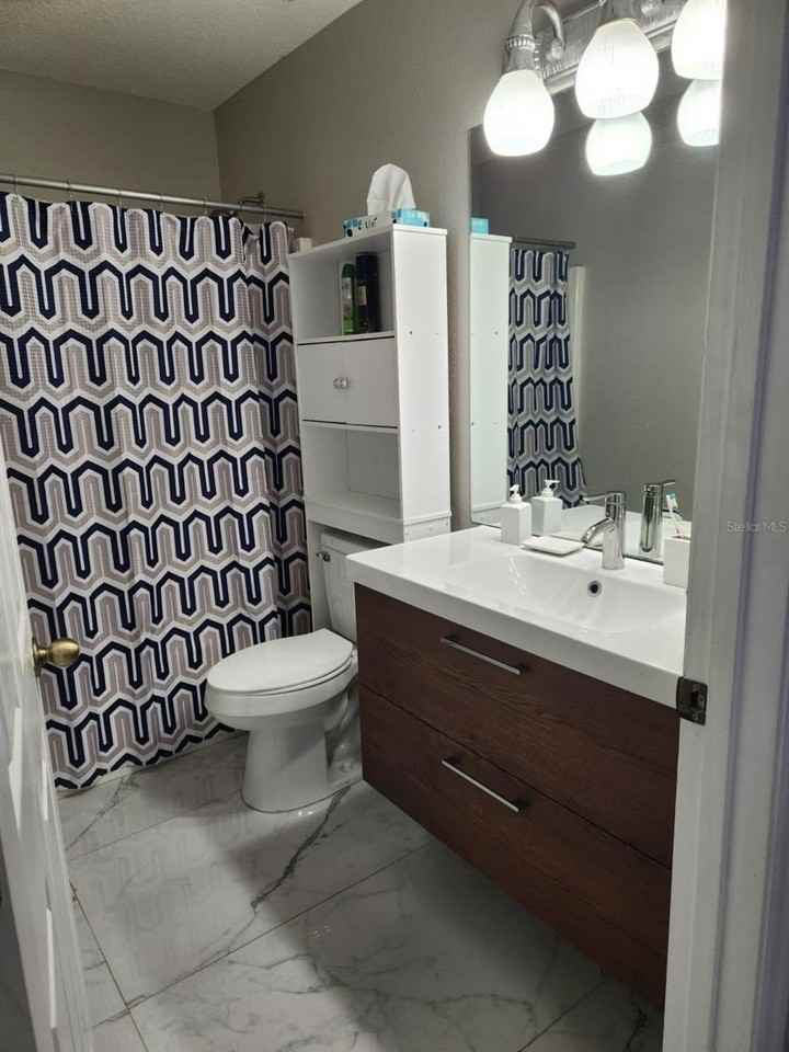 17312 Silver Creek Ct - Photo 7 of 11