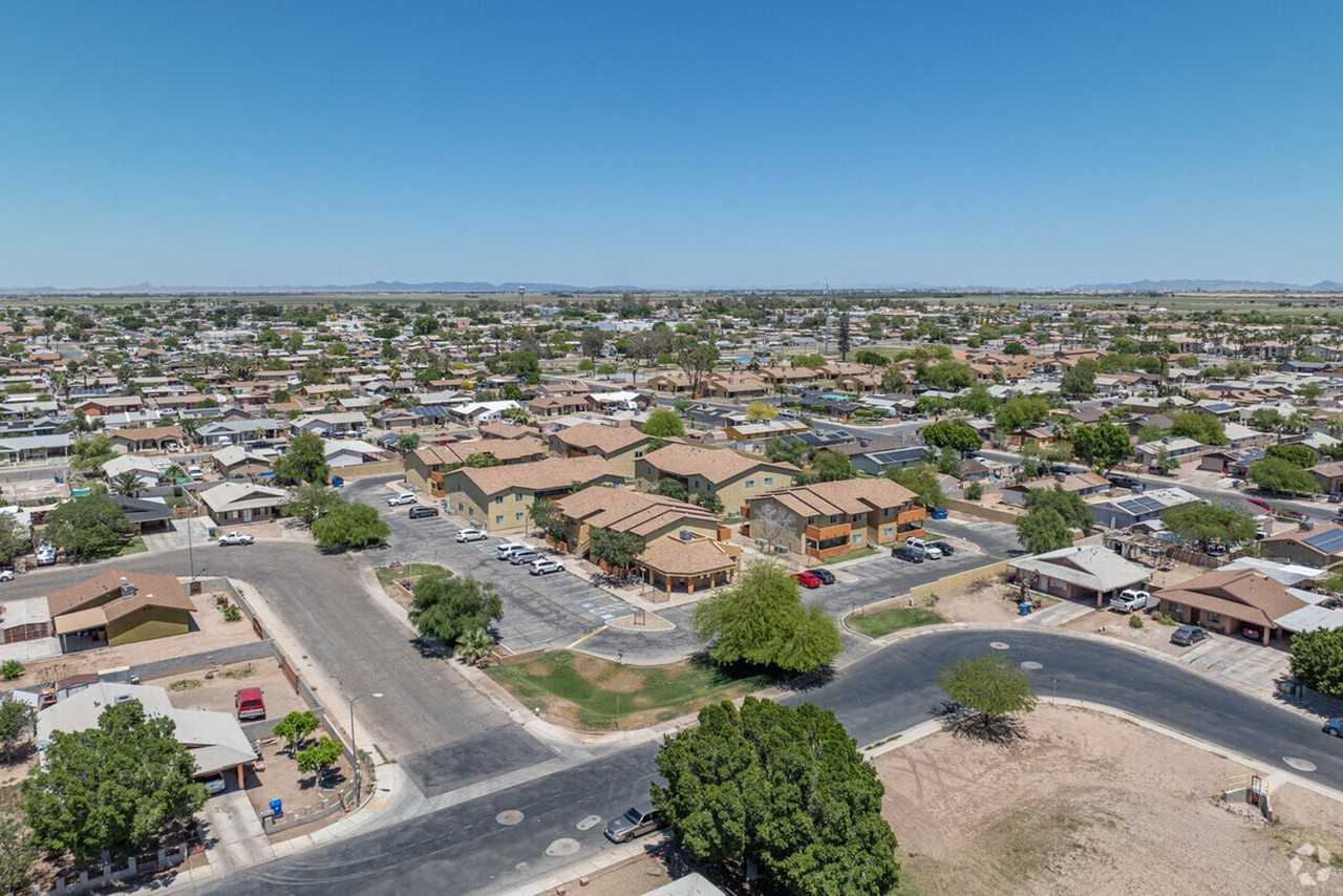 514 W. Yucca St. - Photo 2 of 10