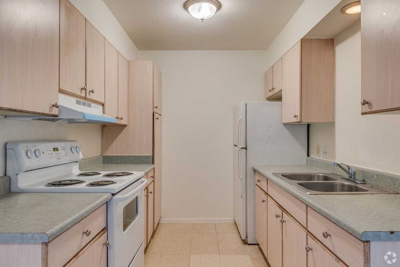 514 W. Yucca St. - Photo 3 of 10