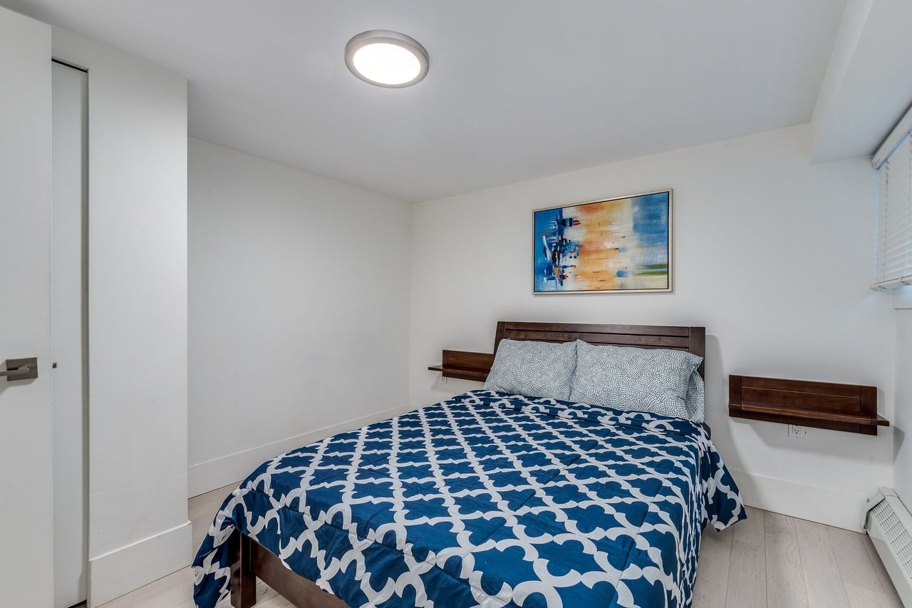 1425 Haro Street - Photo 4