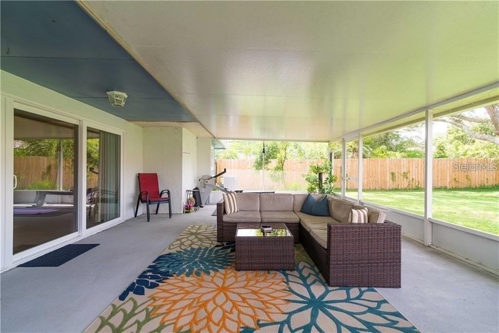 1907 Coral Tree Ct - Photo 3 of 32