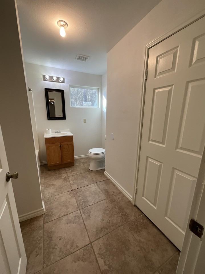 2210 W Corsicana St #1 - Photo 3 of 22