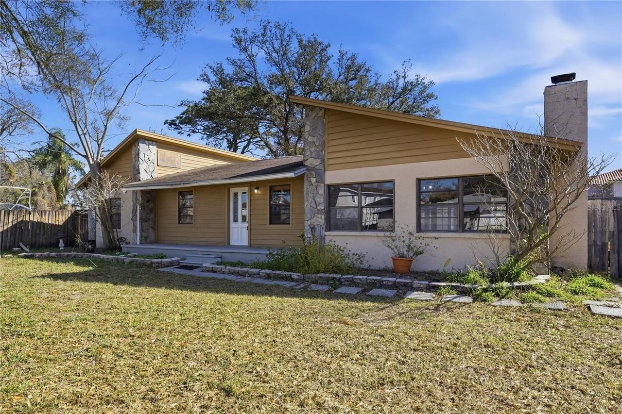 10301 Trail Ridge Ln - Photo 3 of 35