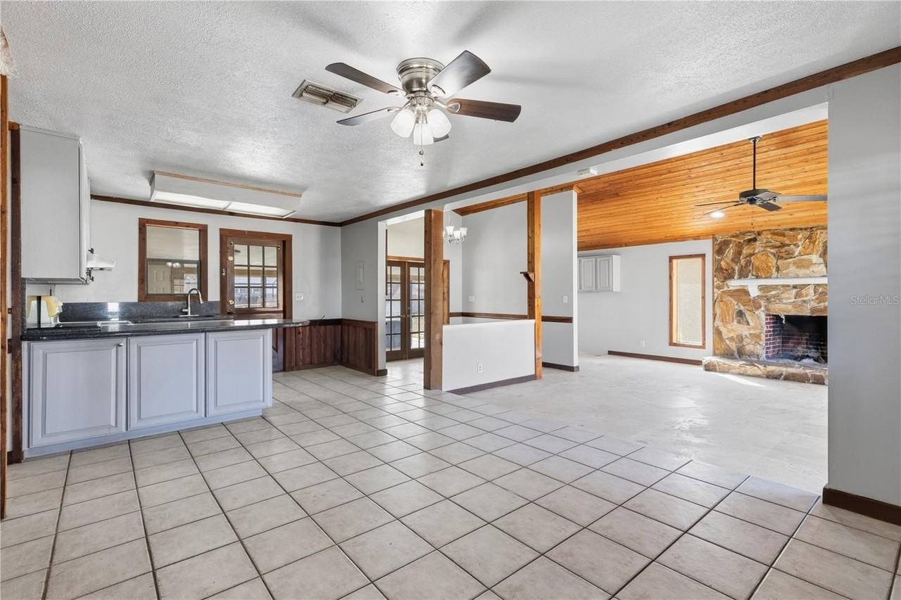 10301 Trail Ridge Ln - Photo 5 of 35