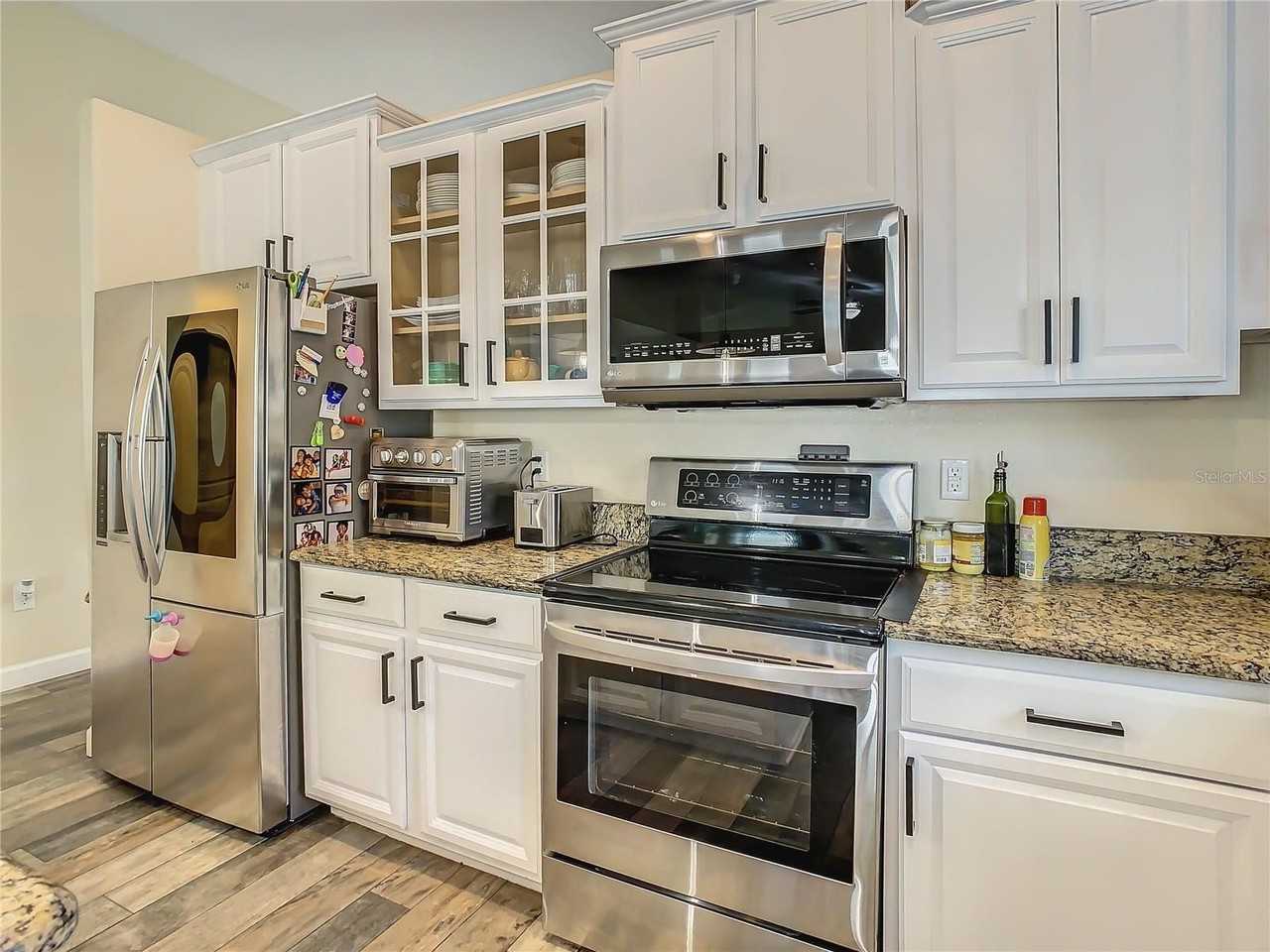 13401 Graham Yarden Dr - Photo 2 of 10