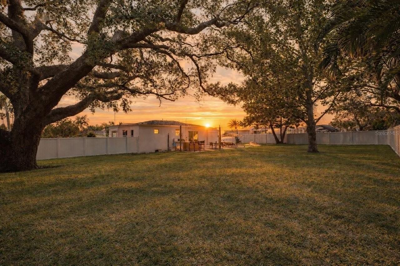 1579 Bayshore Blvd - Photo 2 of 41