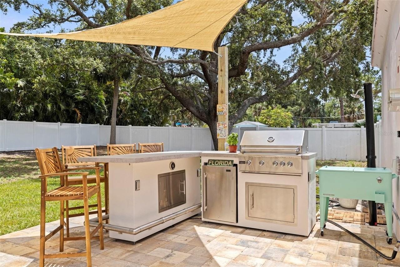 1579 Bayshore Blvd - Photo 4 of 41