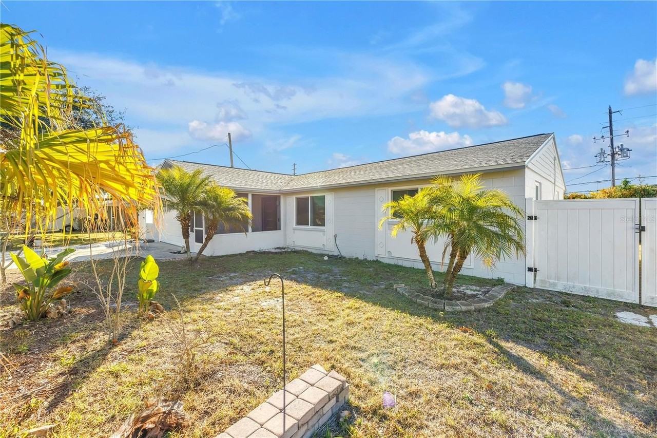 354 74th Ave Ne - Photo 4 of 50