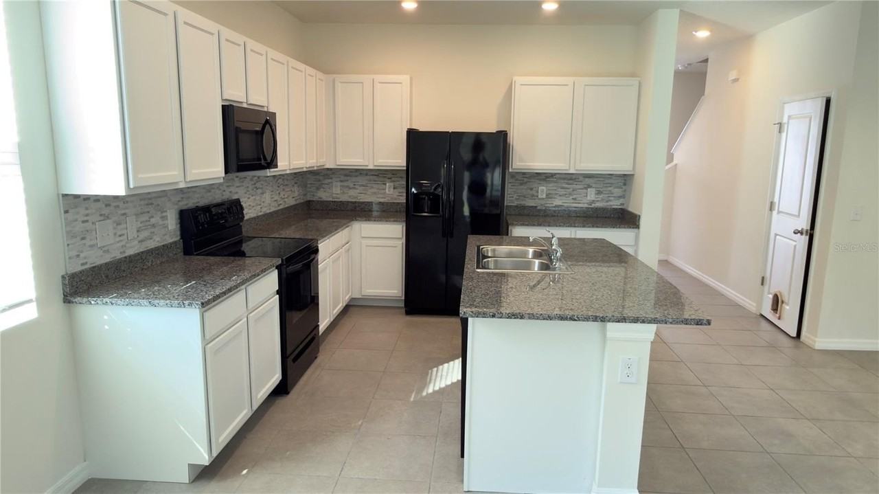 32946 Kaloko Rd - Photo 7 of 17