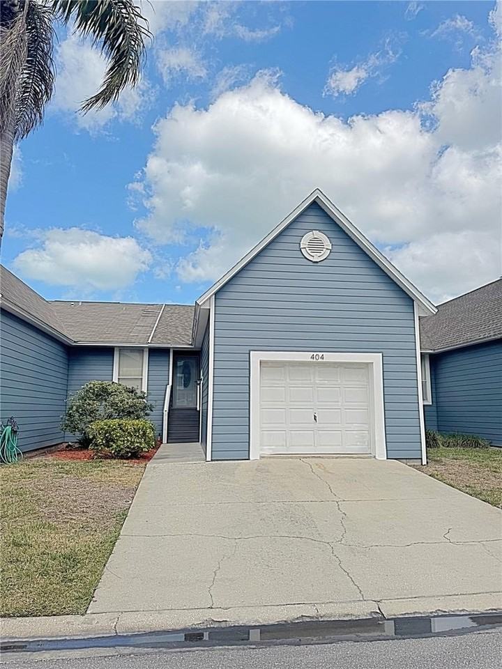 404 Hidden Harbour Dr #404 - Photo 2 of 33