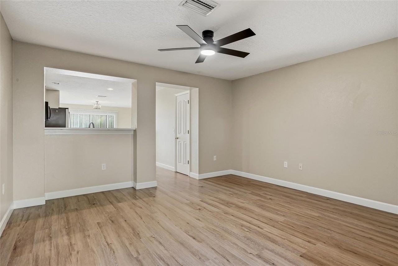 8113 Silent Creek Dr - Photo 4 of 30