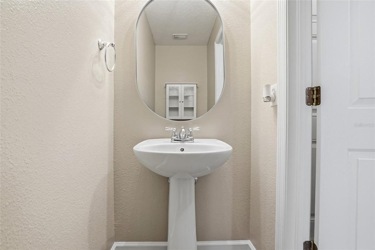 8113 Silent Creek Dr - Photo 6 of 30