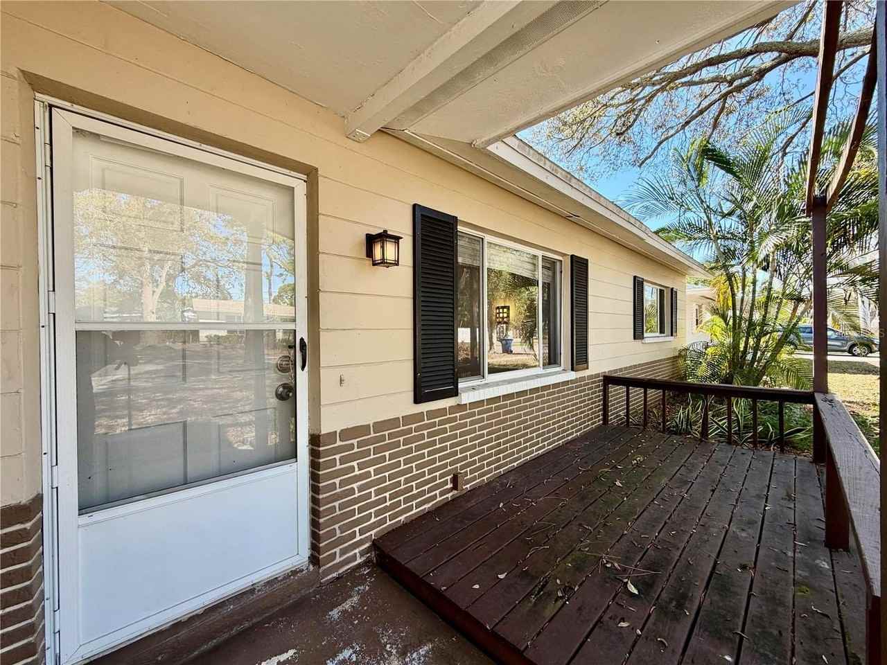 510 81st Ave N - Photo 4 of 31