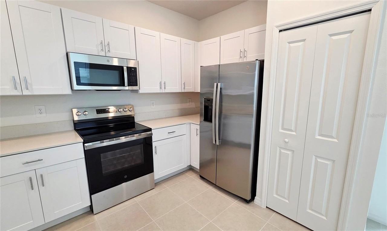 36110 Risa Michele St - Photo 6 of 34