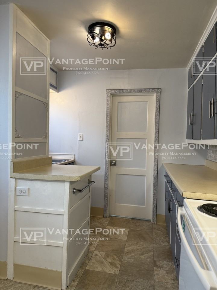 1336 S Norwood Ave #2 - Photo 5 of 16